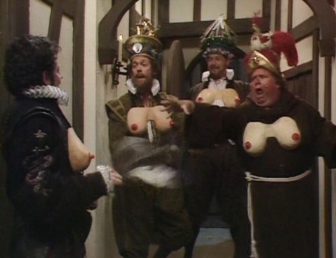 The boys having a beer in Blackadder