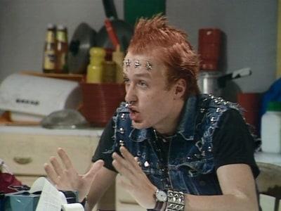 Vyvyan young ones explaining potion